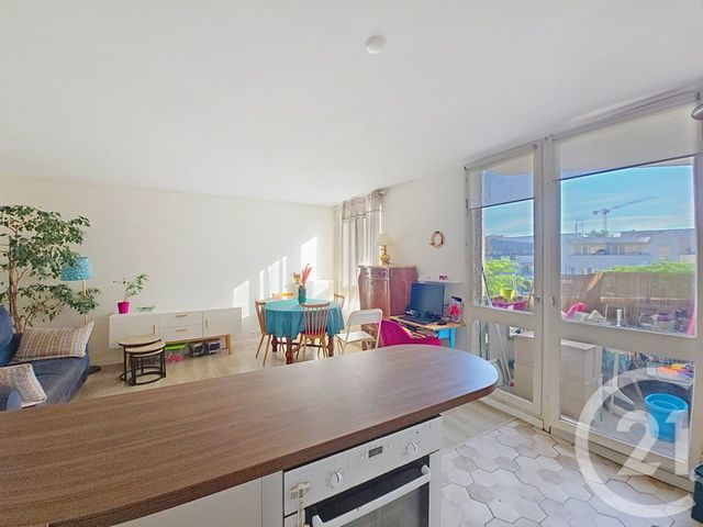 Appartement F3 à vendre - 3 pièces - 67.02 m2 - IVRY SUR SEINE - 94 - ILE-DE-FRANCE - Century 21 Raspail