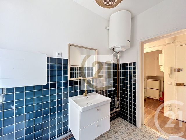 Appartement F2 à vendre - 2 pièces - 45.14 m2 - IVRY SUR SEINE - 94 - ILE-DE-FRANCE - Century 21 Raspail