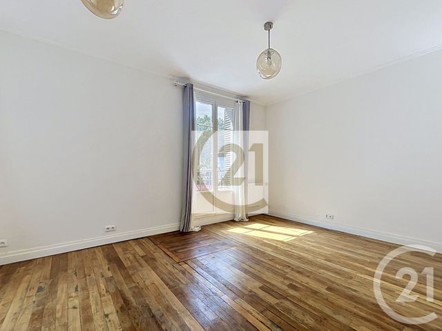 Appartement F2 à vendre - 2 pièces - 45.14 m2 - IVRY SUR SEINE - 94 - ILE-DE-FRANCE - Century 21 Raspail