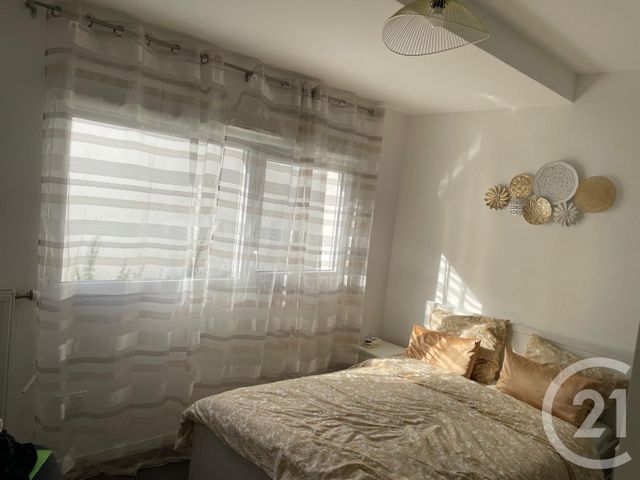 Appartement F4 à louer - 4 pièces - 83.92 m2 - VITRY SUR SEINE - 94 - ILE-DE-FRANCE - Century 21 Raspail