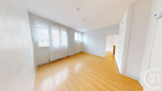 Appartement F2 à vendre - 2 pièces - 39.38 m2 - IVRY SUR SEINE - 94 - ILE-DE-FRANCE - Century 21 Raspail
