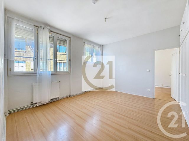 Appartement F2 à vendre - 2 pièces - 39.38 m2 - IVRY SUR SEINE - 94 - ILE-DE-FRANCE - Century 21 Raspail