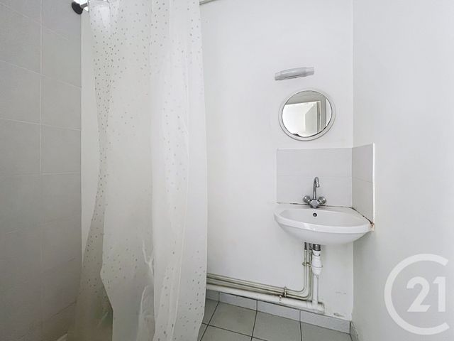 Appartement Studio à louer - 1 pièce - 19.3 m2 - IVRY SUR SEINE - 94 - ILE-DE-FRANCE - Century 21 Raspail