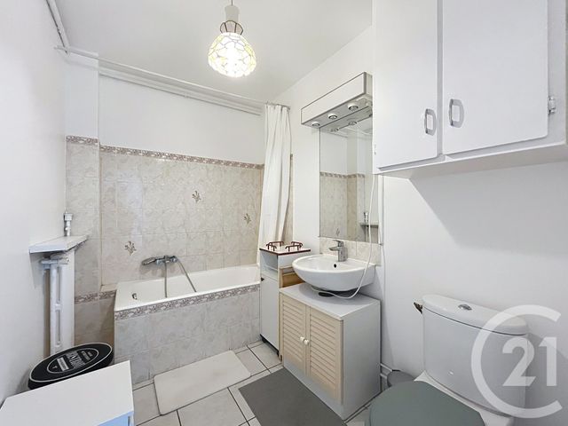 Appartement F2 à louer - 2 pièces - 38.82 m2 - IVRY SUR SEINE - 94 - ILE-DE-FRANCE - Century 21 Raspail