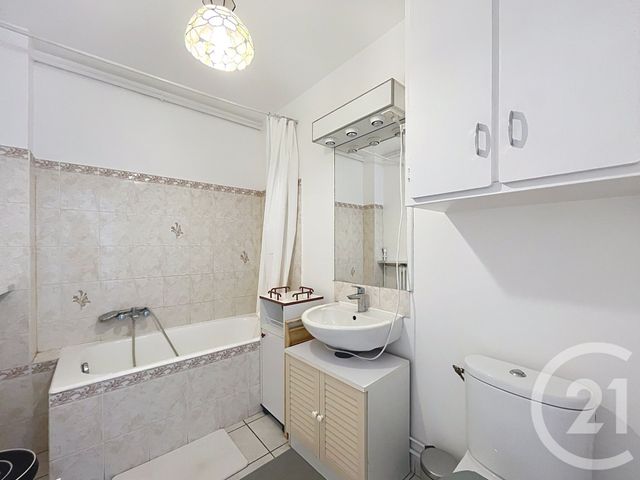 Appartement F2 à louer - 2 pièces - 38.82 m2 - IVRY SUR SEINE - 94 - ILE-DE-FRANCE - Century 21 Raspail