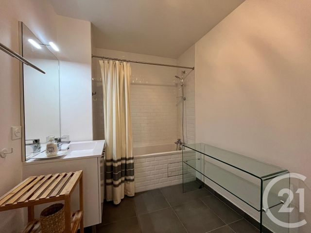 Appartement Studio à louer - 1 pièce - 34.83 m2 - IVRY SUR SEINE - 94 - ILE-DE-FRANCE - Century 21 Raspail