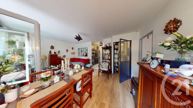 Appartement F2 à vendre - 2 pièces - 42.81 m2 - IVRY SUR SEINE - 94 - ILE-DE-FRANCE - Century 21 Raspail