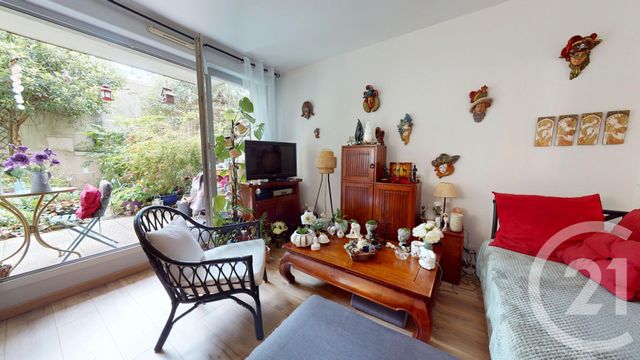Appartement F2 à vendre - 2 pièces - 42.81 m2 - IVRY SUR SEINE - 94 - ILE-DE-FRANCE - Century 21 Raspail
