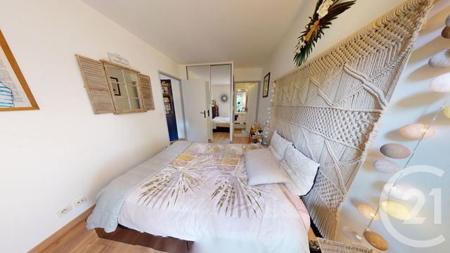Appartement F2 à vendre - 2 pièces - 42.81 m2 - IVRY SUR SEINE - 94 - ILE-DE-FRANCE - Century 21 Raspail