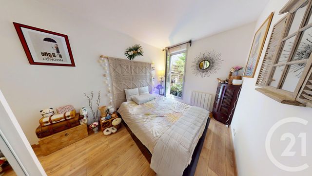 Appartement F2 à vendre - 2 pièces - 42.81 m2 - IVRY SUR SEINE - 94 - ILE-DE-FRANCE - Century 21 Raspail