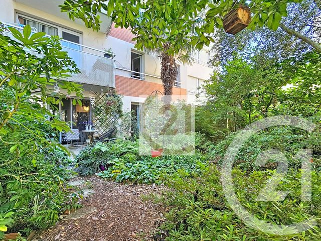Appartement F2 à vendre - 2 pièces - 42.81 m2 - IVRY SUR SEINE - 94 - ILE-DE-FRANCE - Century 21 Raspail