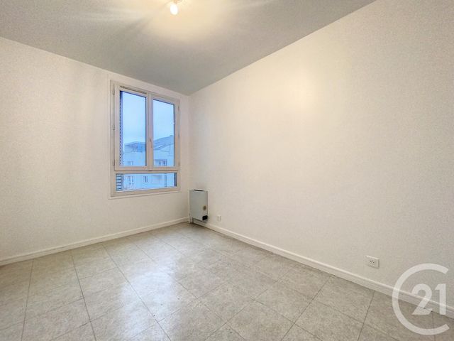 Appartement F2 à louer - 2 pièces - 48.77 m2 - IVRY SUR SEINE - 94 - ILE-DE-FRANCE - Century 21 Raspail