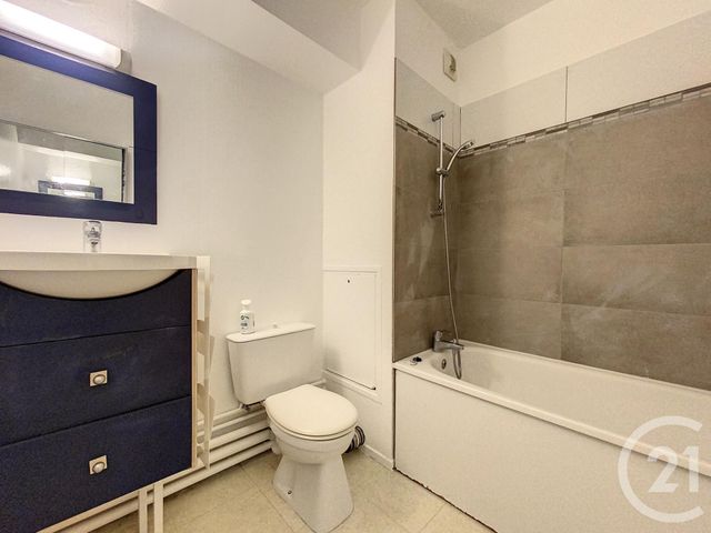 Appartement F2 à louer - 2 pièces - 48.77 m2 - IVRY SUR SEINE - 94 - ILE-DE-FRANCE - Century 21 Raspail