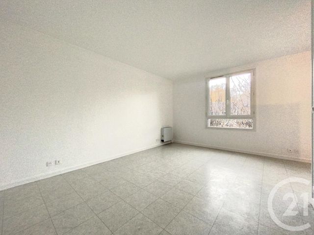 Appartement F2 à louer - 2 pièces - 48.77 m2 - IVRY SUR SEINE - 94 - ILE-DE-FRANCE - Century 21 Raspail