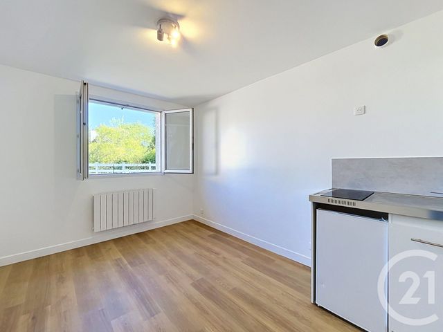 Appartement Studio à louer - 1 pièce - 14.31 m2 - CORBEIL ESSONNES - 91 - ILE-DE-FRANCE - Century 21 Raspail