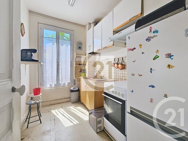 Appartement F2 à vendre - 2 pièces - 35.83 m2 - IVRY SUR SEINE - 94 - ILE-DE-FRANCE - Century 21 Raspail