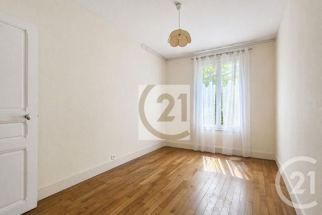 Appartement F2 à vendre - 2 pièces - 35.83 m2 - IVRY SUR SEINE - 94 - ILE-DE-FRANCE - Century 21 Raspail