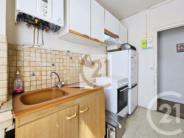 Appartement F2 à vendre - 2 pièces - 35.83 m2 - IVRY SUR SEINE - 94 - ILE-DE-FRANCE - Century 21 Raspail