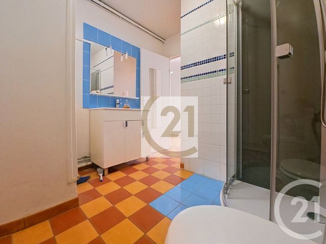 Appartement F2 à vendre - 2 pièces - 47.81 m2 - IVRY SUR SEINE - 94 - ILE-DE-FRANCE - Century 21 Raspail