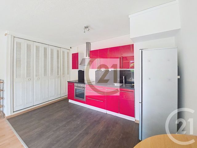 Appartement F2 à vendre - 2 pièces - 47.81 m2 - IVRY SUR SEINE - 94 - ILE-DE-FRANCE - Century 21 Raspail
