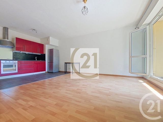 Appartement F2 à vendre - 2 pièces - 47.81 m2 - IVRY SUR SEINE - 94 - ILE-DE-FRANCE - Century 21 Raspail