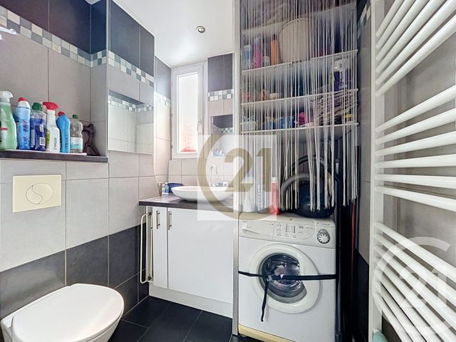Appartement F2 à vendre - 2 pièces - 38.21 m2 - IVRY SUR SEINE - 94 - ILE-DE-FRANCE - Century 21 Raspail