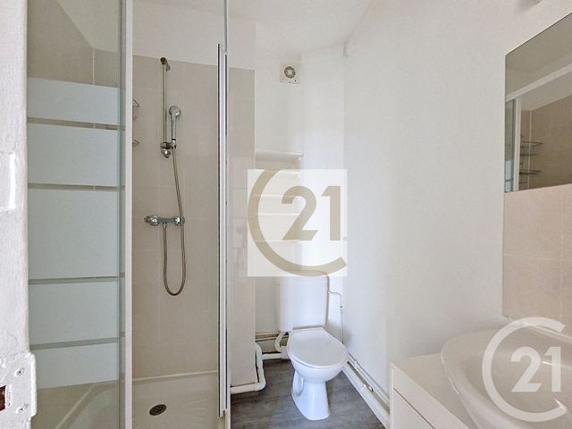Appartement F2 à vendre - 2 pièces - 27.8 m2 - IVRY SUR SEINE - 94 - ILE-DE-FRANCE - Century 21 Raspail