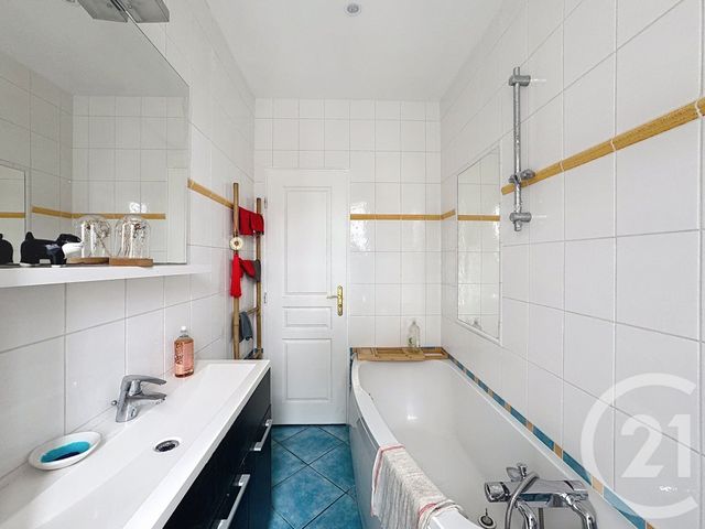 Appartement T2 à louer - 2 pièces - 41.16 m2 - IVRY SUR SEINE - 94 - ILE-DE-FRANCE - Century 21 Raspail