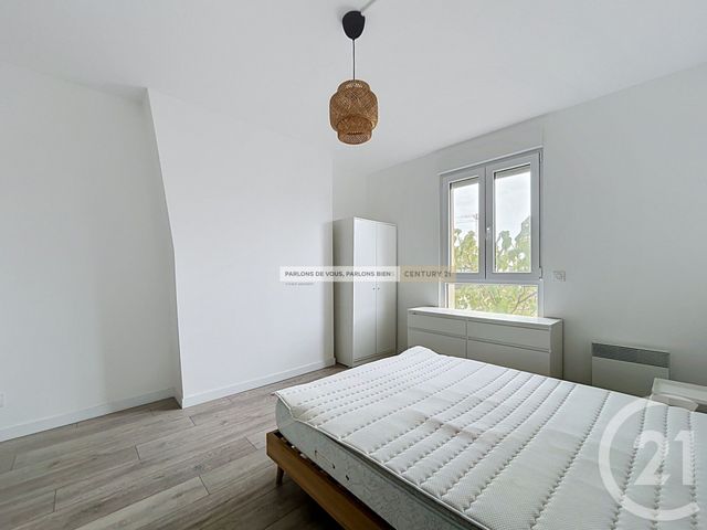 Appartement F2 à vendre - 2 pièces - 32.52 m2 - IVRY SUR SEINE - 94 - ILE-DE-FRANCE - Century 21 Raspail