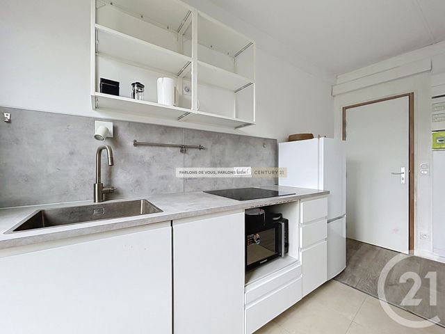 Appartement F2 à vendre - 2 pièces - 32.52 m2 - IVRY SUR SEINE - 94 - ILE-DE-FRANCE - Century 21 Raspail