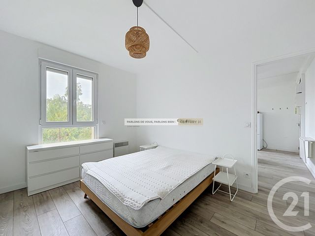 Appartement F2 à vendre - 2 pièces - 32.52 m2 - IVRY SUR SEINE - 94 - ILE-DE-FRANCE - Century 21 Raspail