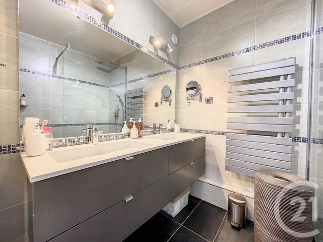 Appartement F4 à louer - 4 pièces - 106.63 m2 - IVRY SUR SEINE - 94 - ILE-DE-FRANCE - Century 21 Raspail