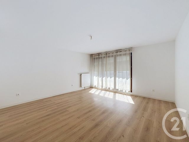 Appartement F3 à louer - 3 pièces - 66.3 m2 - IVRY SUR SEINE - 94 - ILE-DE-FRANCE - Century 21 Raspail