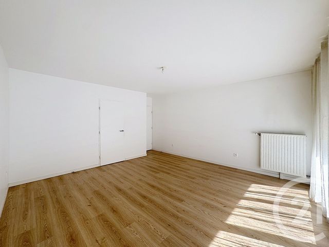 Appartement F3 à louer - 3 pièces - 66.3 m2 - IVRY SUR SEINE - 94 - ILE-DE-FRANCE - Century 21 Raspail