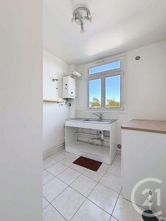 Appartement F2 à louer - 2 pièces - 37.35 m2 - VITRY SUR SEINE - 94 - ILE-DE-FRANCE - Century 21 Raspail