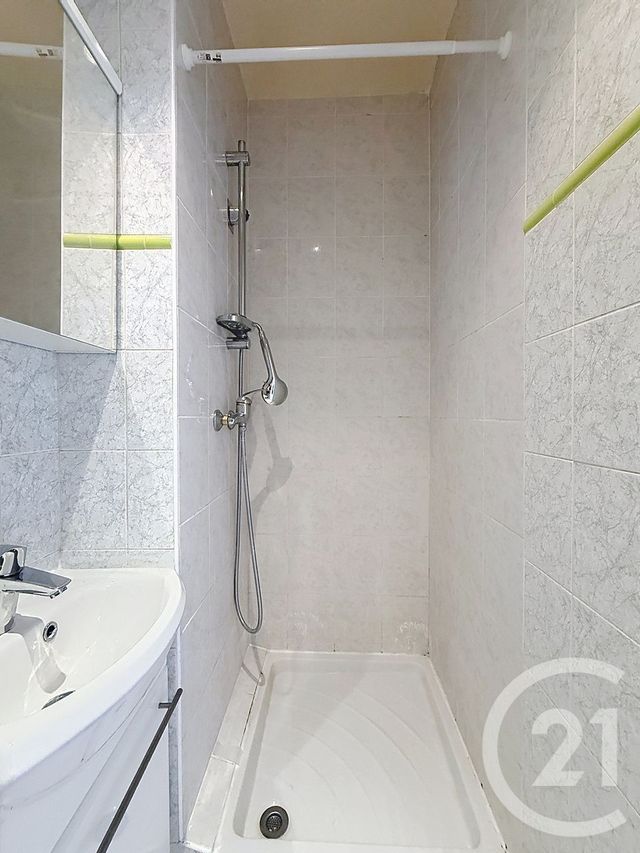 Appartement F2 à louer - 2 pièces - 37.35 m2 - VITRY SUR SEINE - 94 - ILE-DE-FRANCE - Century 21 Raspail