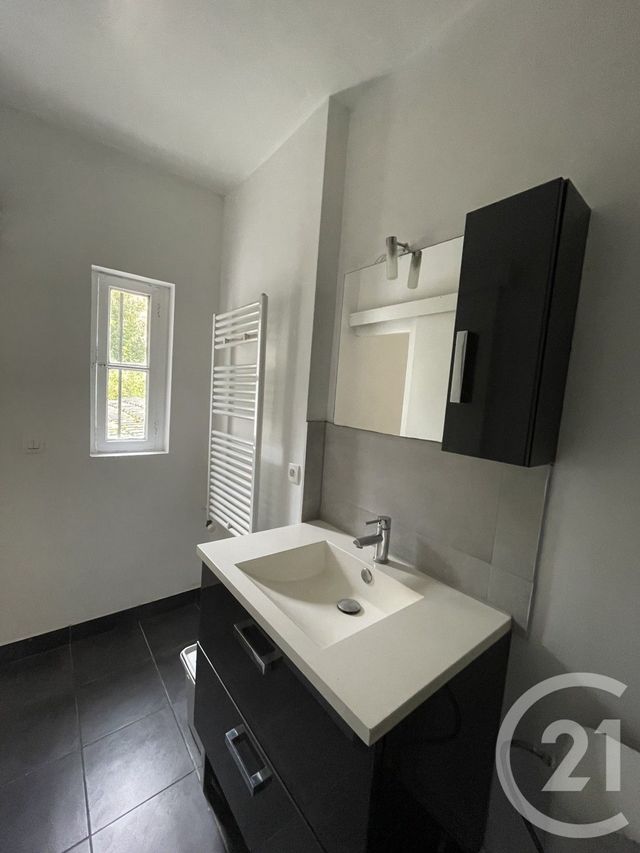 Appartement F2 à louer - 2 pièces - 46.63 m2 - IVRY SUR SEINE - 94 - ILE-DE-FRANCE - Century 21 Raspail
