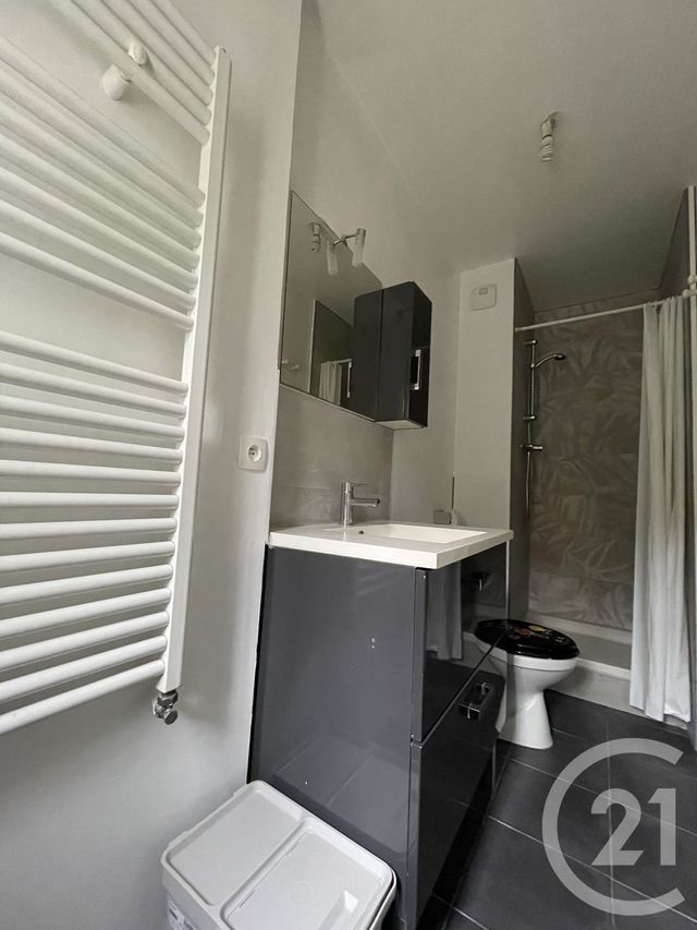 Appartement F2 à louer - 2 pièces - 46.63 m2 - IVRY SUR SEINE - 94 - ILE-DE-FRANCE - Century 21 Raspail